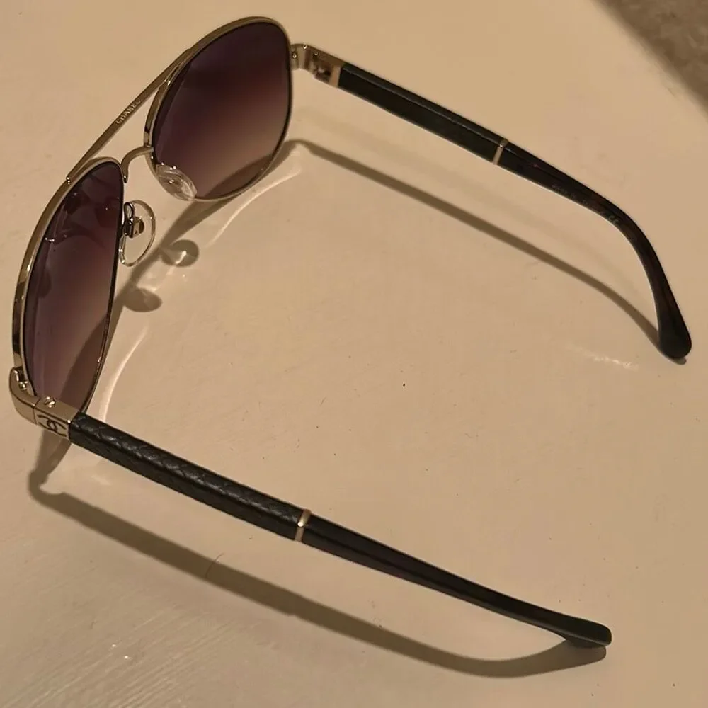 CHANEL women aviator